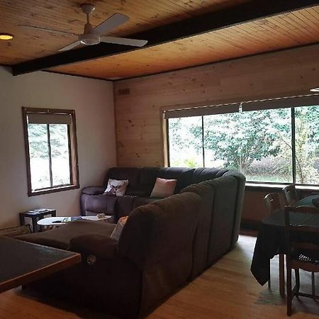Вілла Jindi Hills Retreat Jindivick Екстер'єр фото